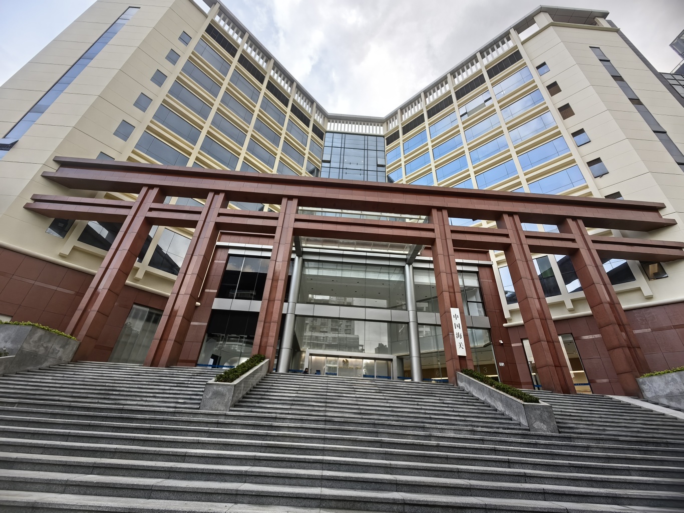 從“芯”出發，盡善盡美：漢斯頓商用凈水器進駐中國龍崗海關